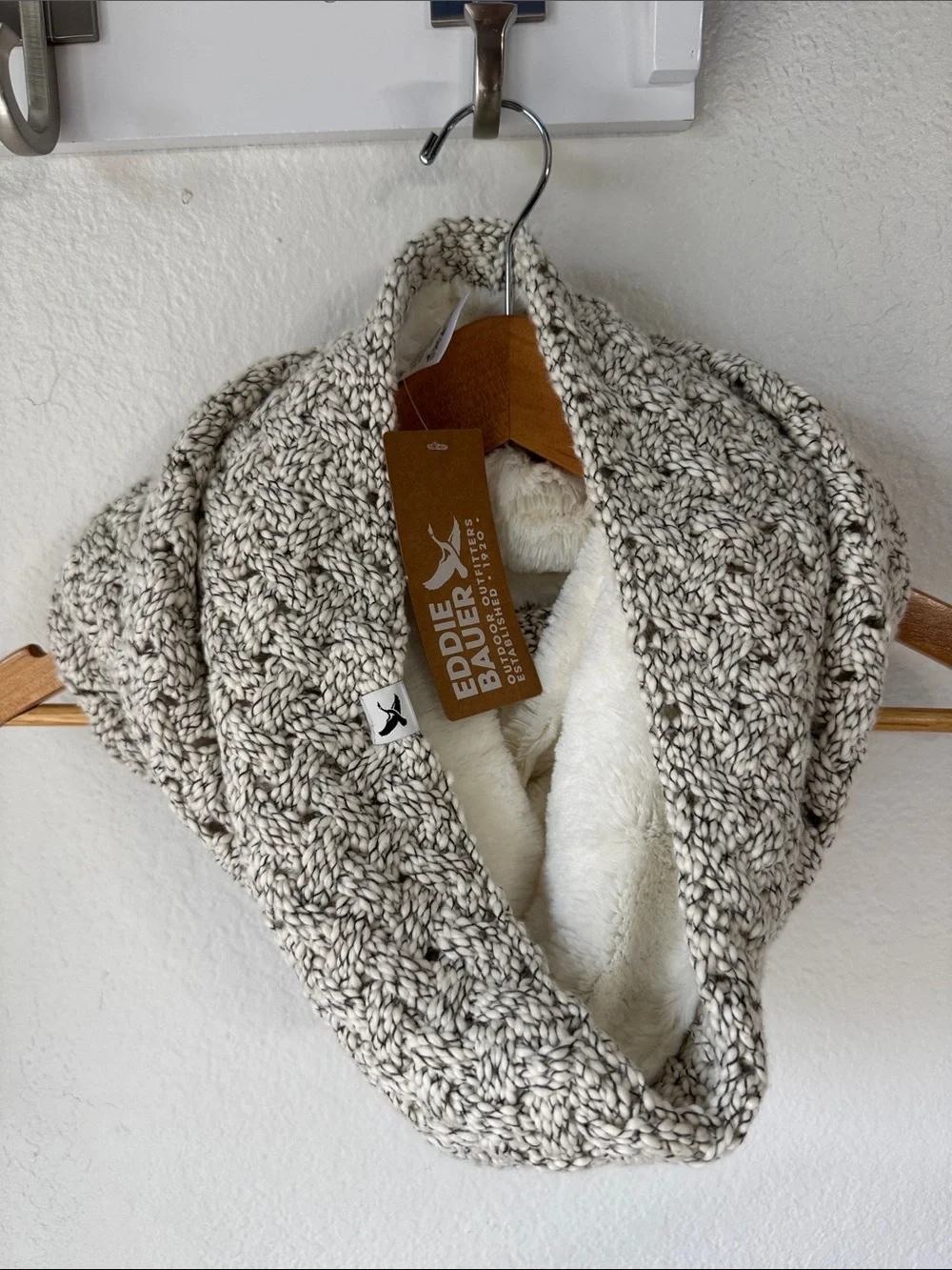🆕 Eddie Bauer Fleece Lined Knit Scarf
